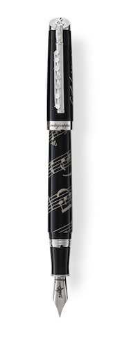 Montegrappa Tchaikovsky Black Swan fountain writing instrument. Photo: © Montegrappa